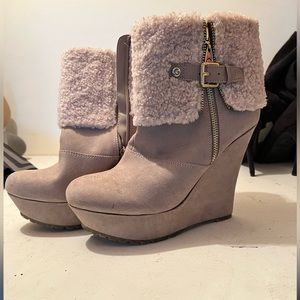Guess wedge boots